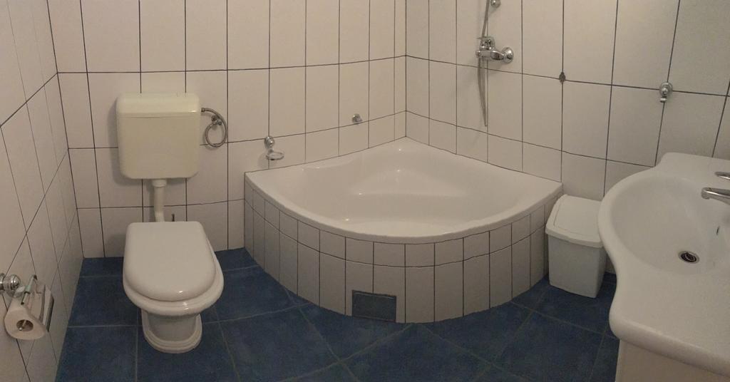 Guesthouse Cipre 룸바르다 외부 사진